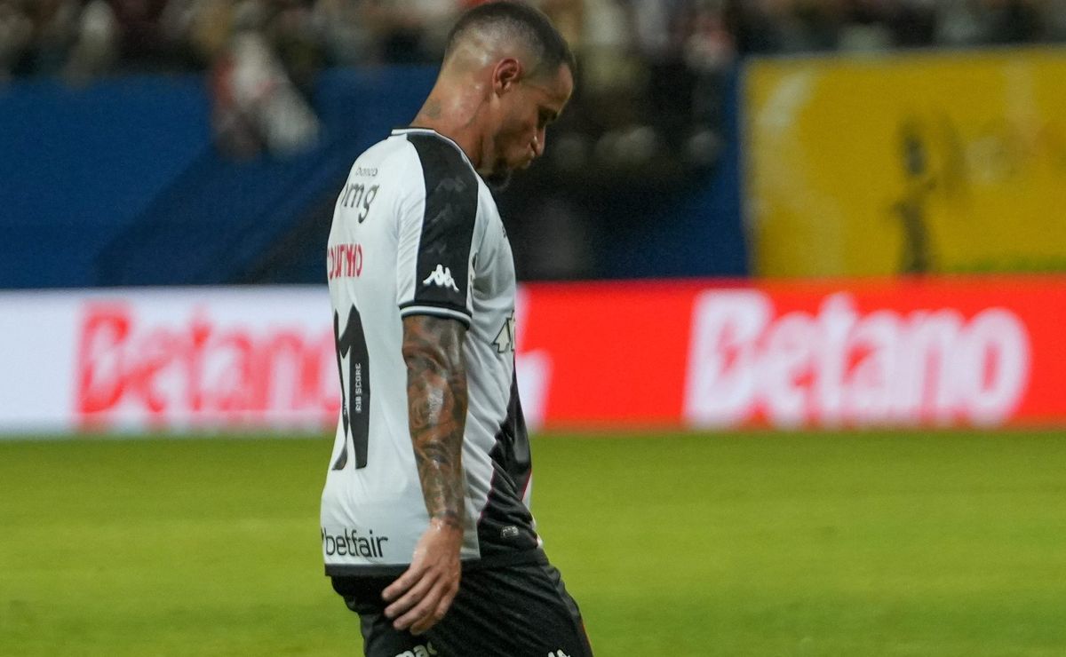 Vasco empata com Volta Redonda e torcida critica desempenho de Coutinho