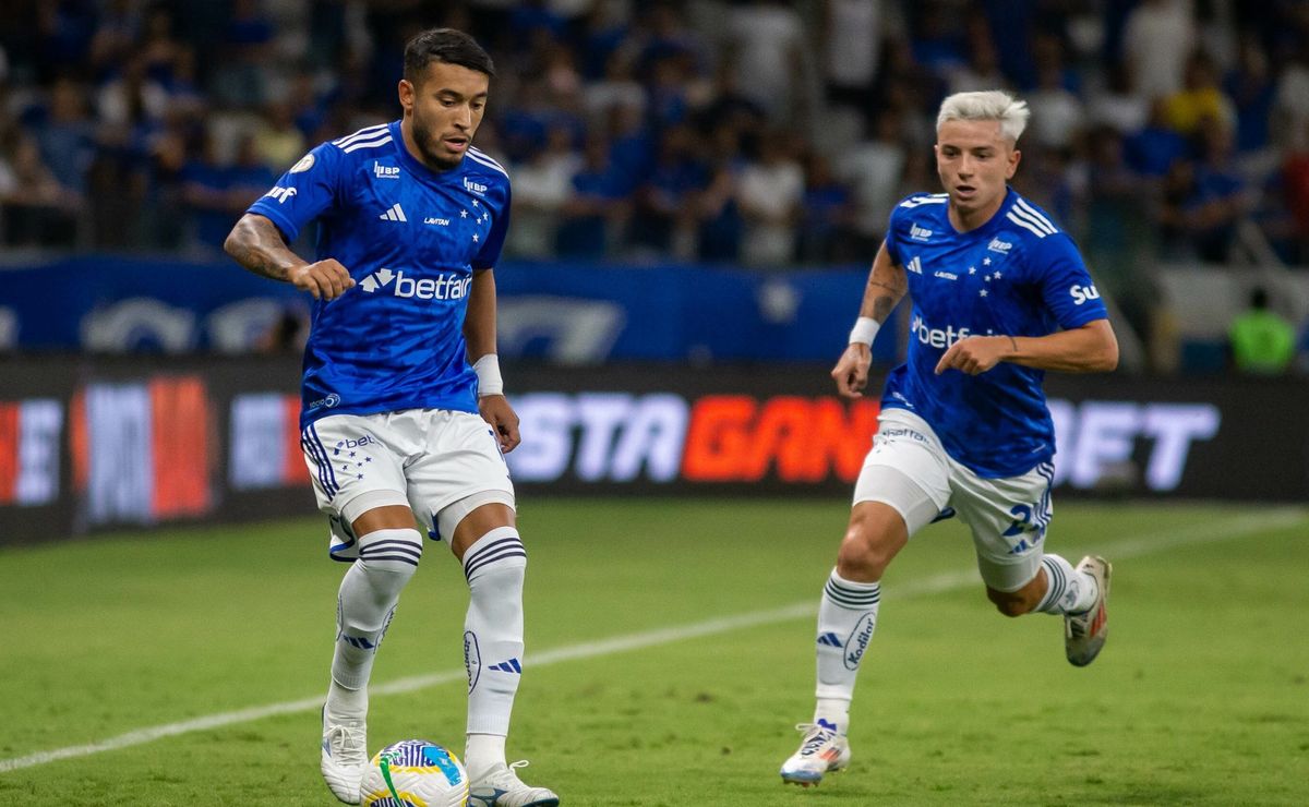 Torcida do Cruzeiro clama por Fagner no lugar de William para o confronto contra o Uberlândia
