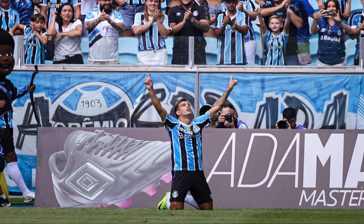 Cristaldo desencanta em 2025, brilha em goleada do Grêmio e é exaltado nas redes sociais