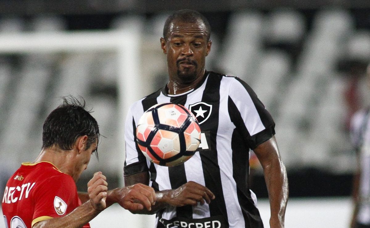 Revelado pelo Flamengo, ex-volante declara torcida ao Botafogo na decisão da Supercopa do Brasil