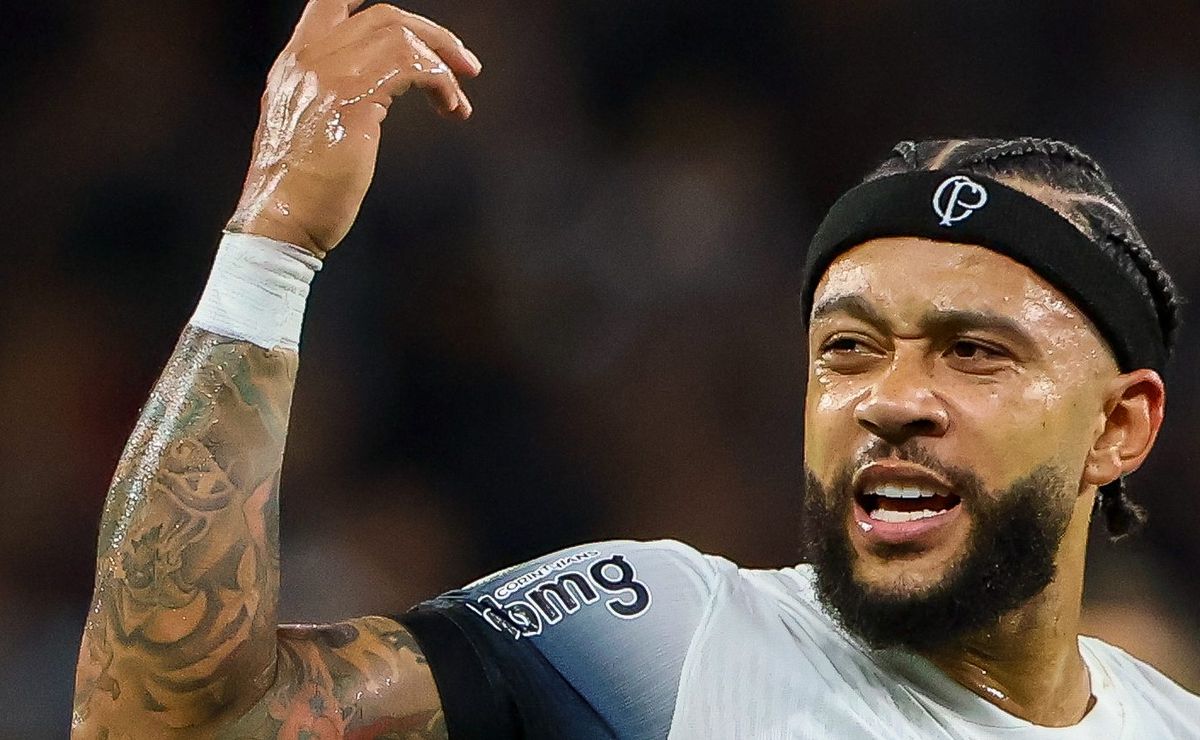 Memphis Depay não deve jogar contra o Novorizontino e fica de fora do Corinthians