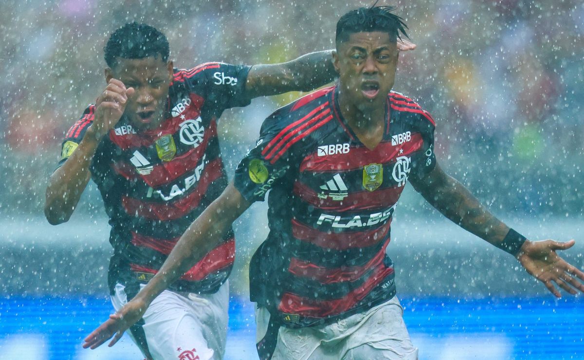 Bruno Henrique decide e Flamengo fatura a Supercopa em cima do Botafogo
