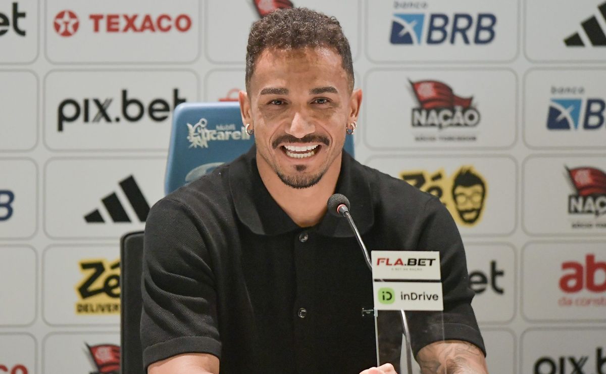 Flamengo pagará uma fortuna mensal a Danilo, segundo jornalista