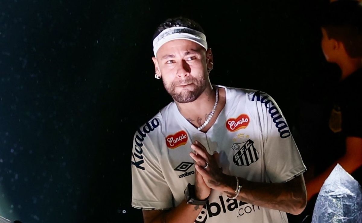 Dorival Júnior fala sobre o retorno de Neymar ao Santos e responde se o atacante será convocado