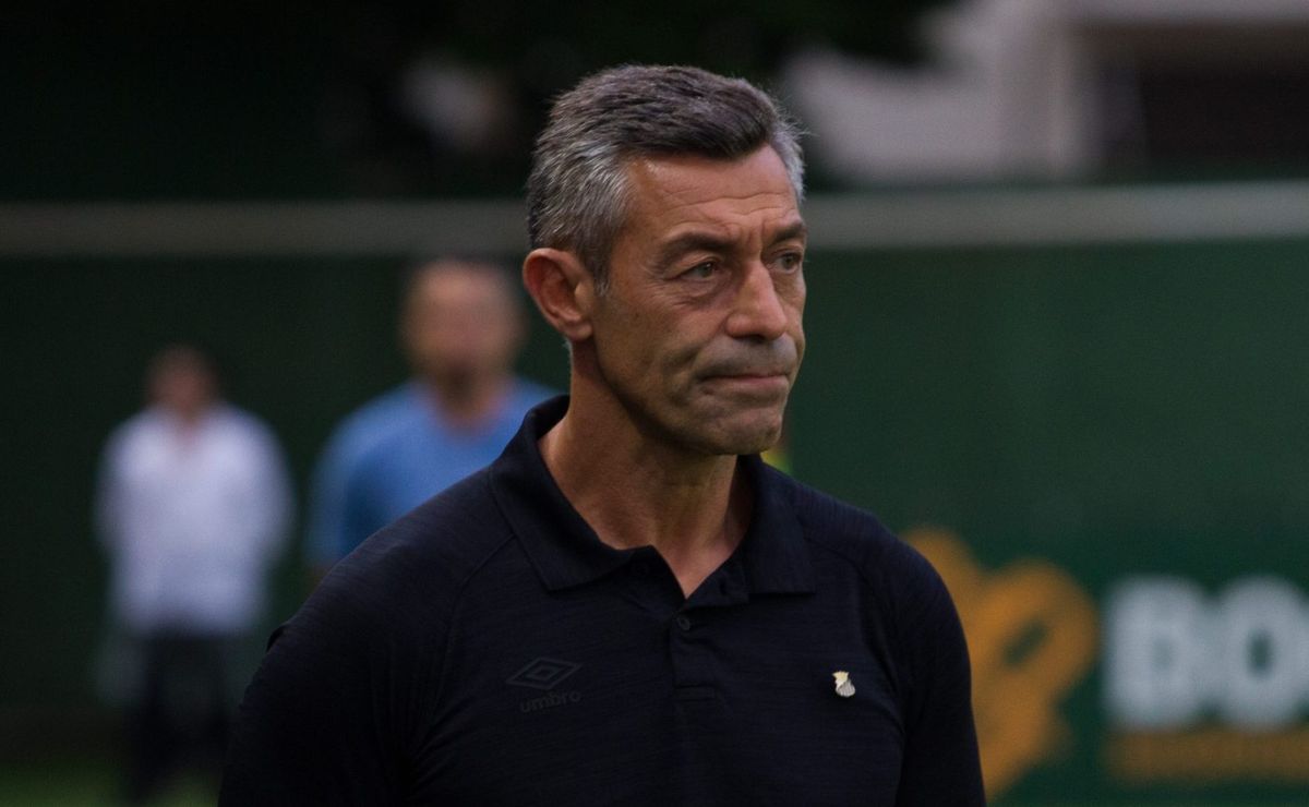 Pedro Caixinha afasta Hayner e lateral está de saída do Santos rumo à Portugal