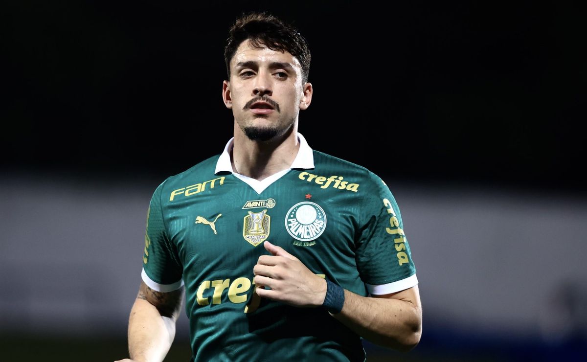 Torcida do Palmeiras comemora goleada e retorno de Piquerez: “Alívio, nosso camisa 22 voltou!”