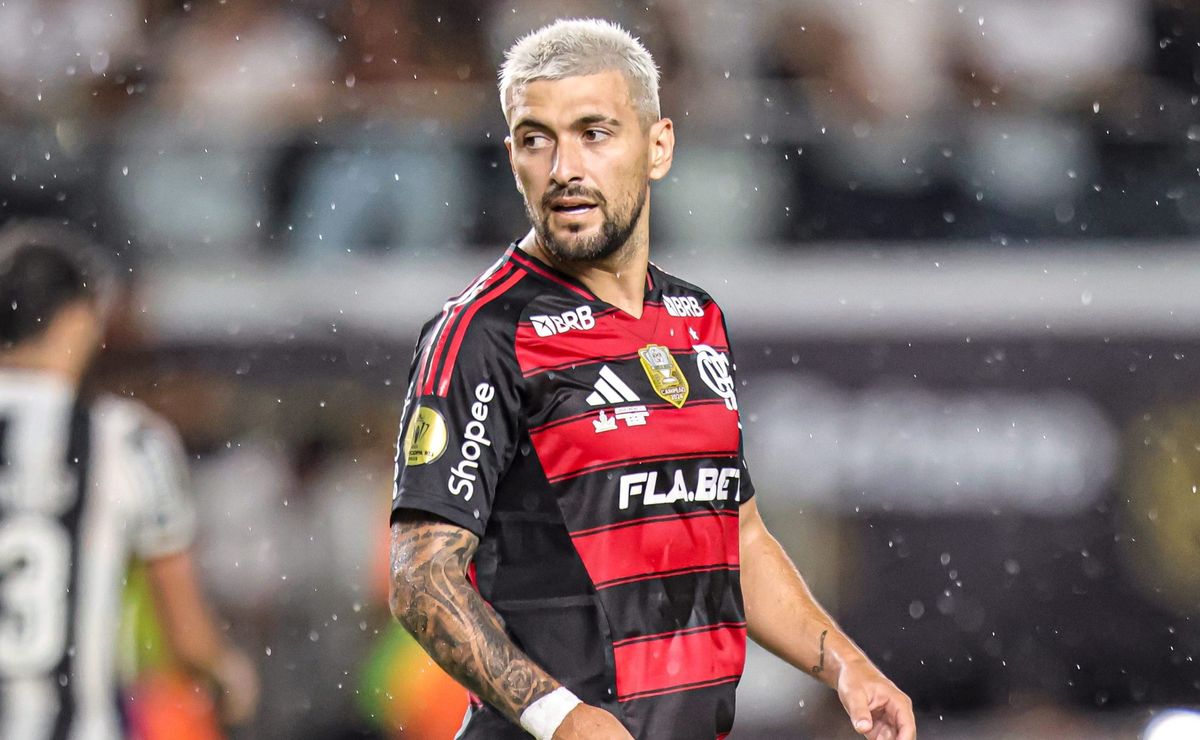 Arrascaeta revela conversa sobre ficar na reserva em Flamengo X Botafogo: “falei com Filipe Luís”