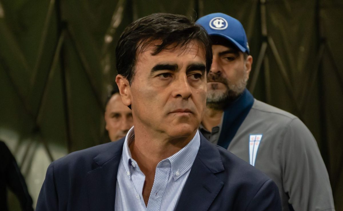 Titular com Quinteros, Grêmio encaminha renovação de Rodrigo Ely após interesse do Almería