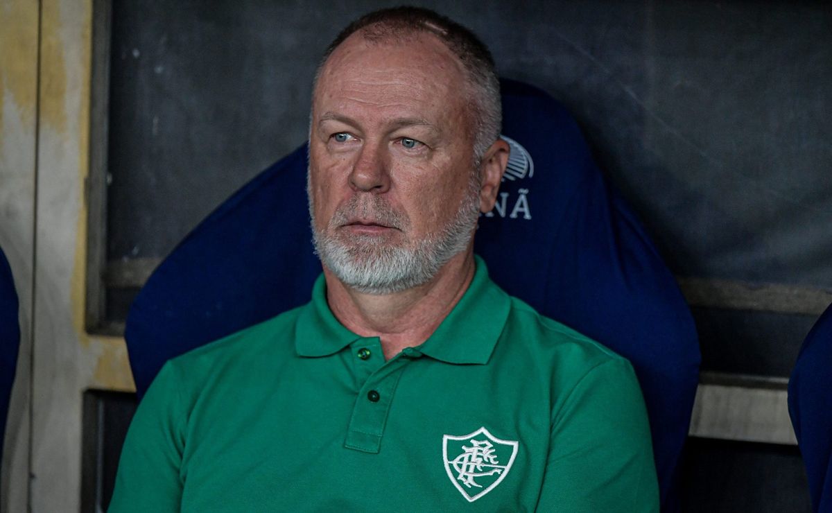 Mano Menezes vê Fluminense sentindo dificuldades para concluir jogadas no Campeonato Carioca: “A gente sente bastante”