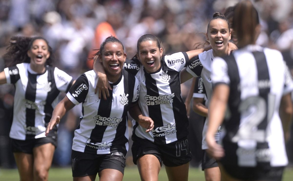 Diretoria do Corinthians discute a possibilidade das Brabas começarem a usar CT Joaquim Grava