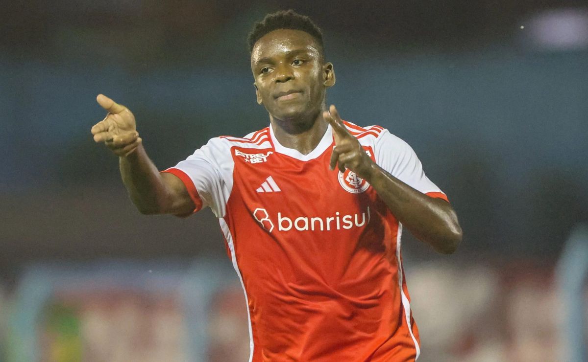 Roger Machado se rende a atuação de Carbonero pelo Internacional no Beira-Rio: “Fez com que o adversário se desorganizasse”