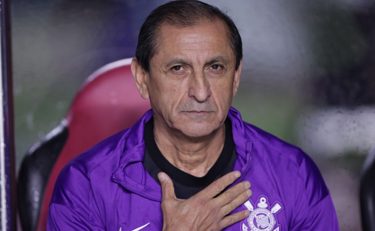 Atitude de Ramón Díaz chama atenção em São Bernardo x Corinthians: “confesso que não entendi”
