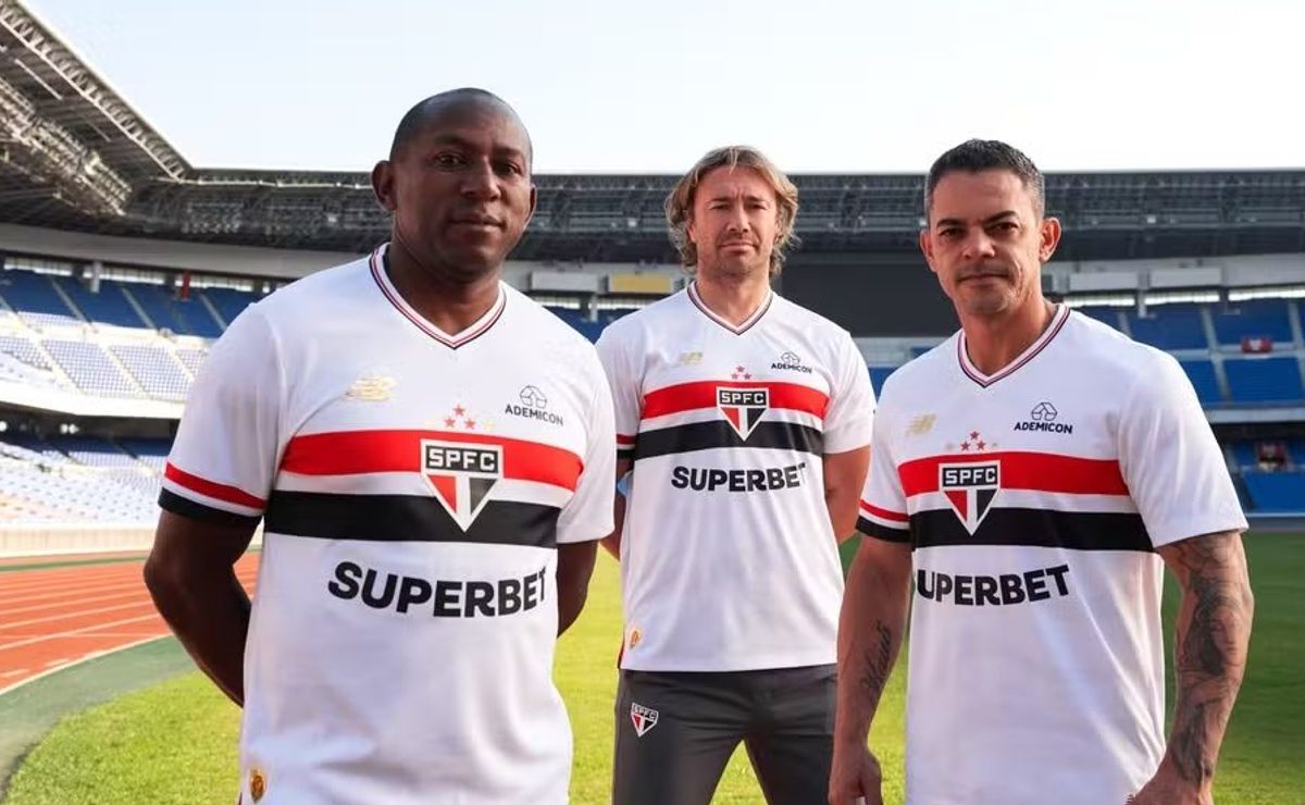 São Paulo apresenta novo uniforme para a temporada com homenagens ao mundial de 2005