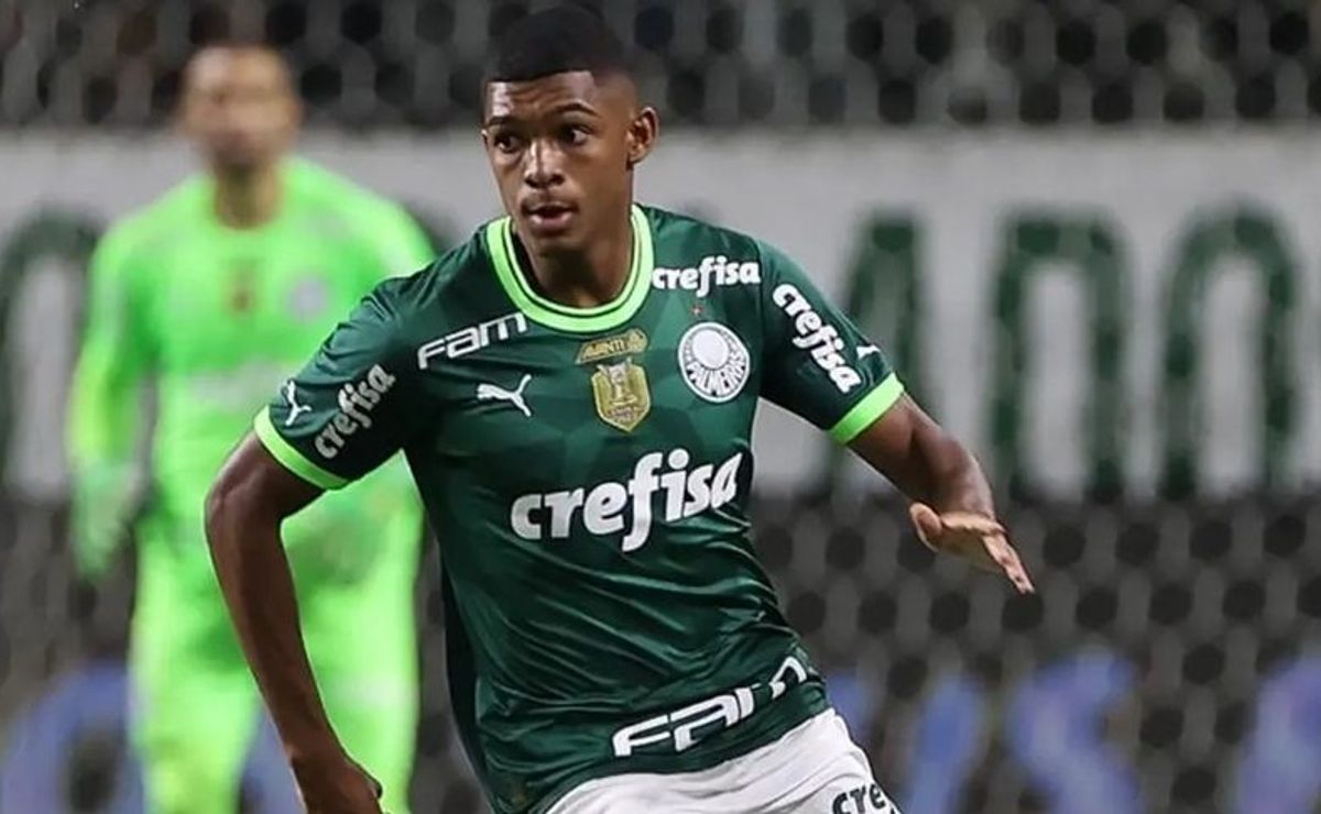 Interesse do Botafogo em ex- Palmeiras e joia do West Ham divide opiniões da torcida