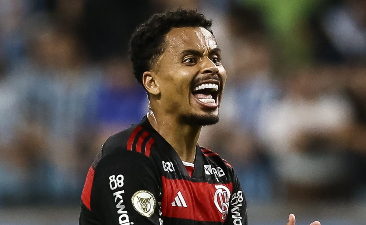 Allan é elogiado pela Nação e dá volta por cima na goleada do Flamengo no Carioca