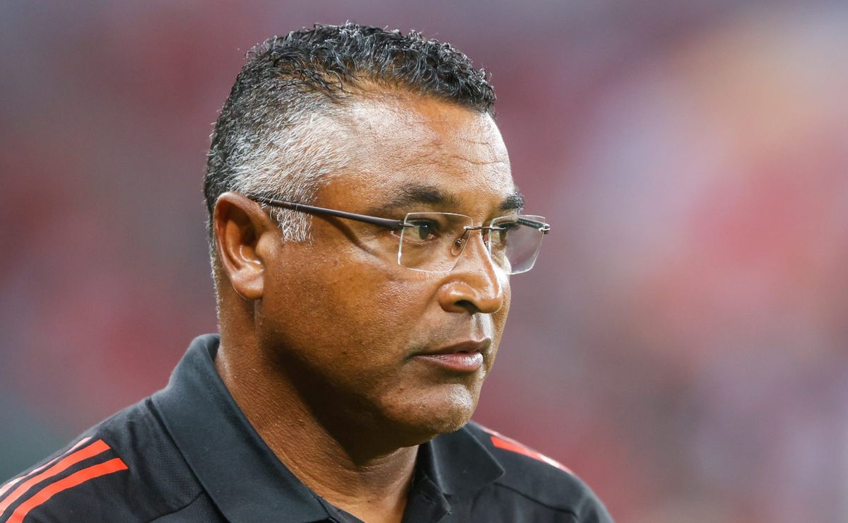 Roger Machado faz pedido único antes de Grêmio x Inter e minimiza reencontro na Arena: “Espero ser…”