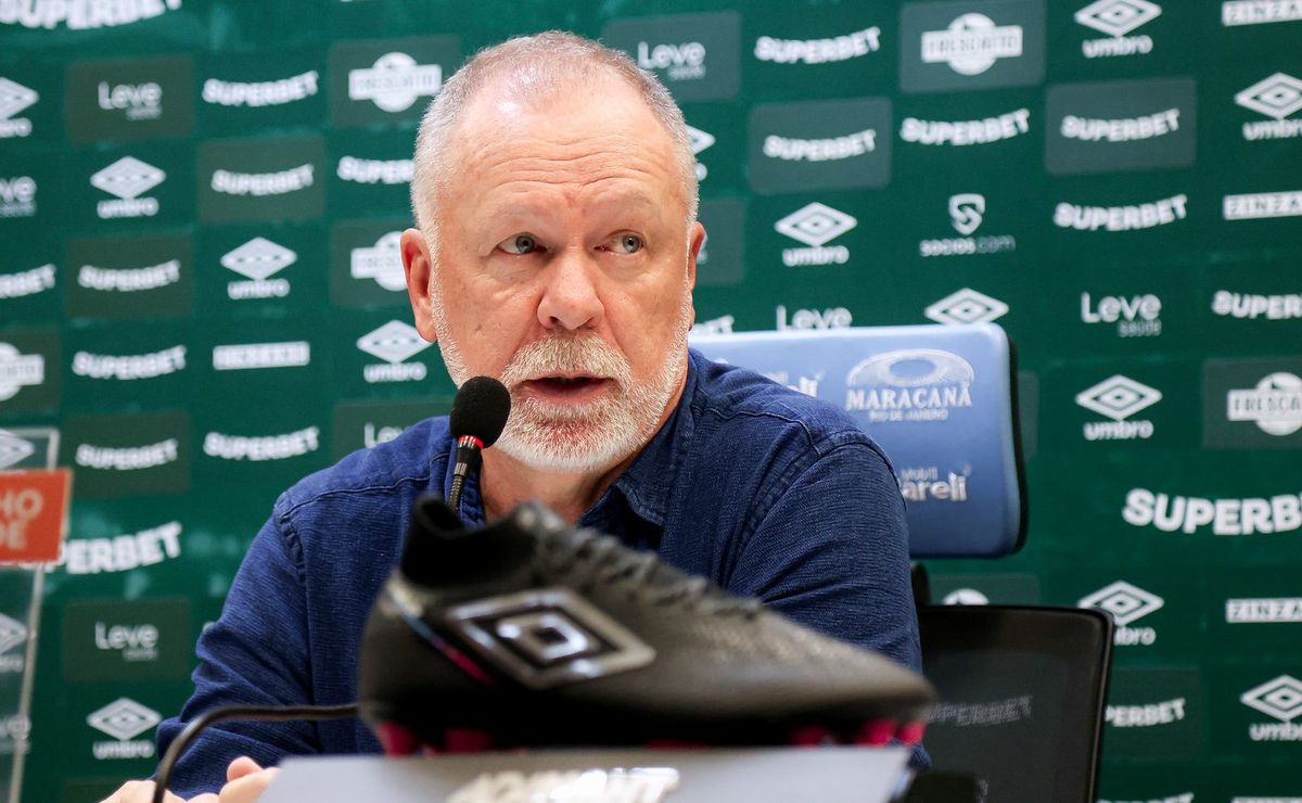 Mano Menezes faz análise da derrota do Vasco para o Fluminense: “Fomos superiores”