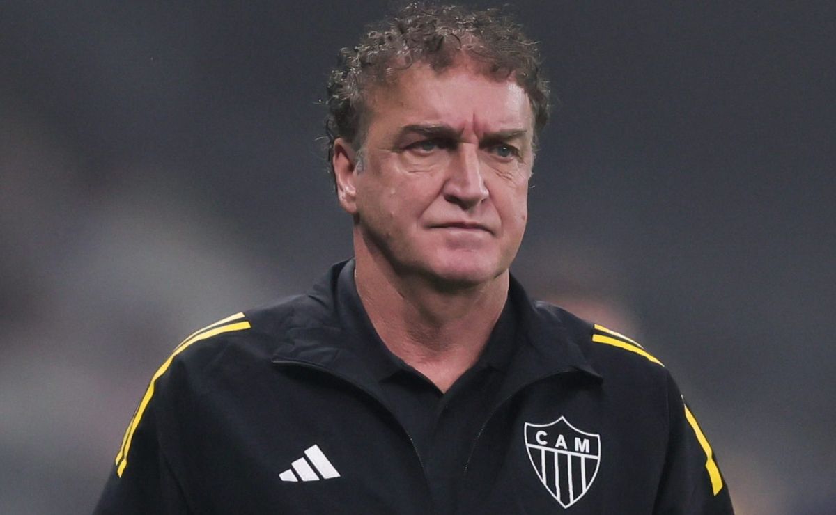 Cuca libera e Atlético-MG encaminha empréstimo de Robert ao Atlético-GO