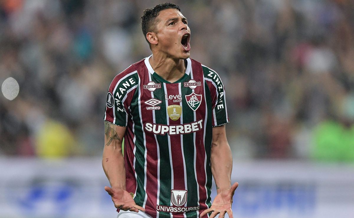 Thiago Silva se torna o 5º zagueiro com mais gols na história do Fluminense