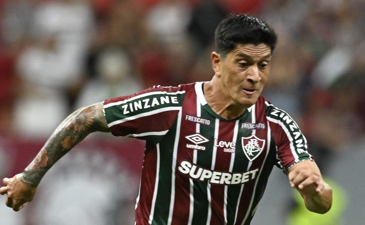 Mário dá aval e Fluminense renova por mais uma temporada com Cano