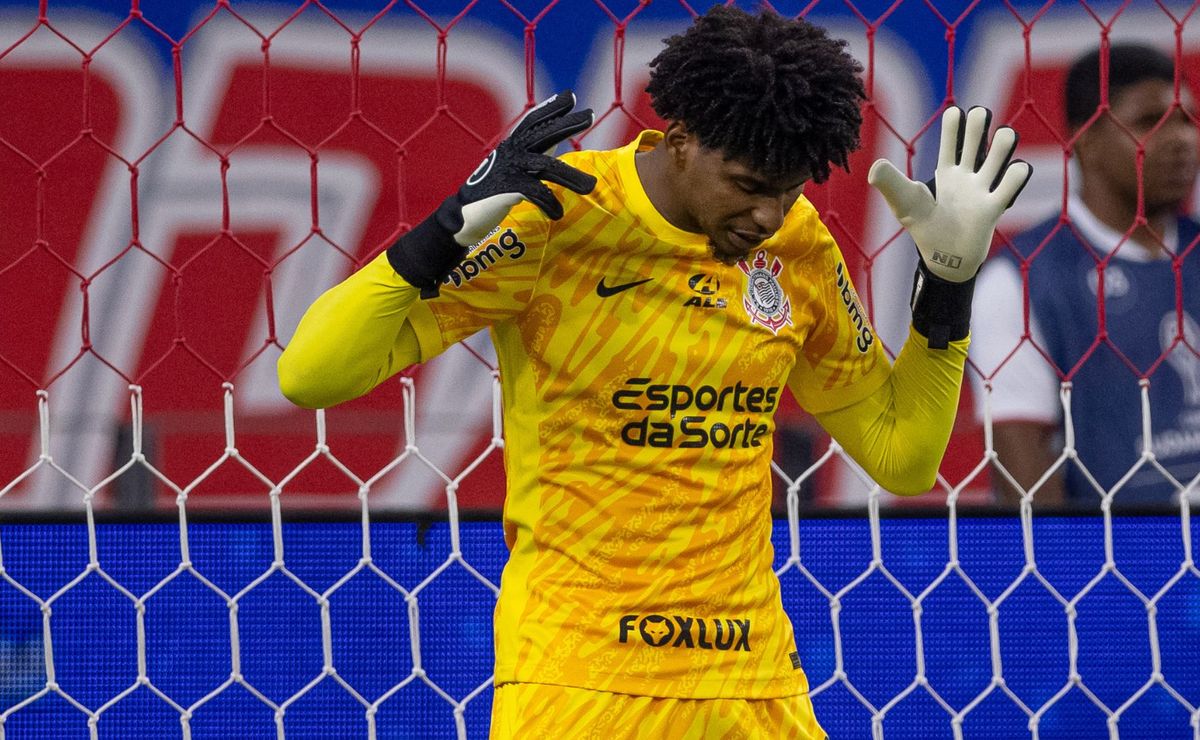 Hugo Souza defende sexto pênalti pelo Corinthians e o segundo nesta semana