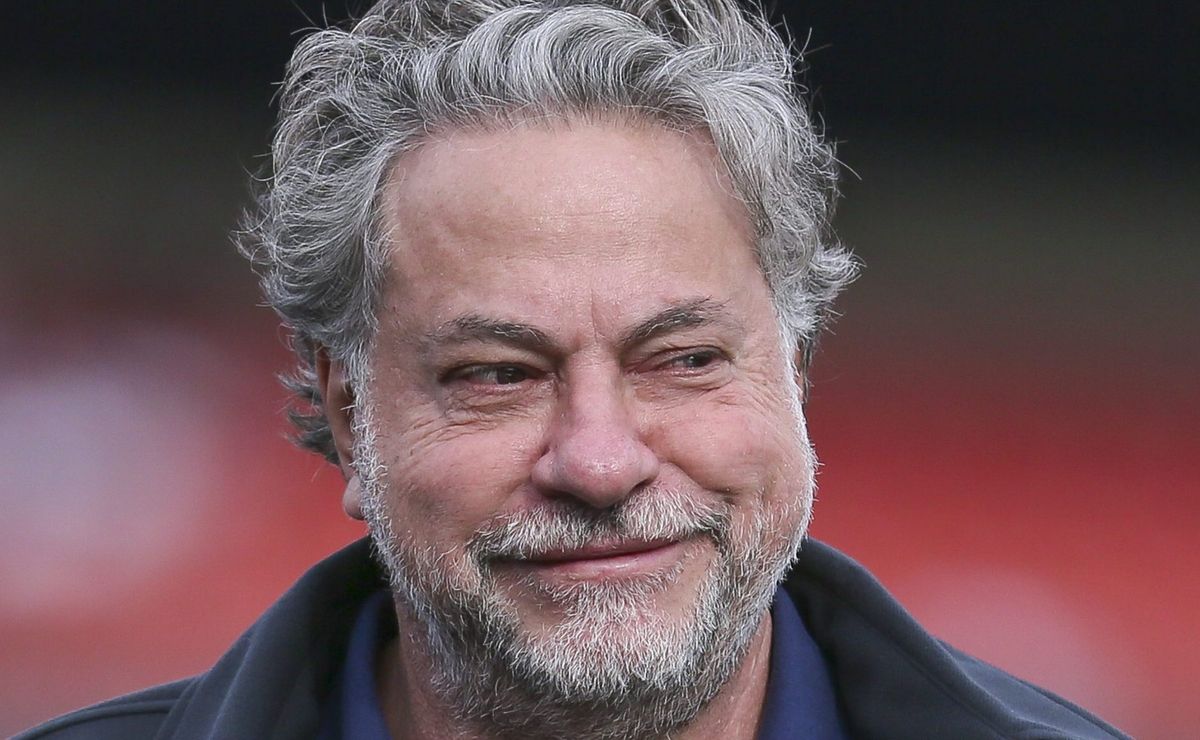 Julio Casares age na surdina e saída de Santiago Longo do São Paulo pode acontecer