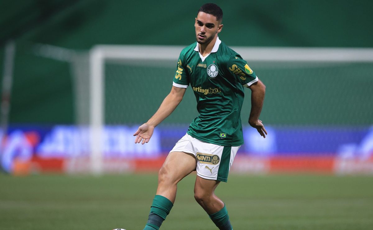 Figueiredo celebra estreia pelo time principal do Palmeiras: “Muito feliz por esse momento”