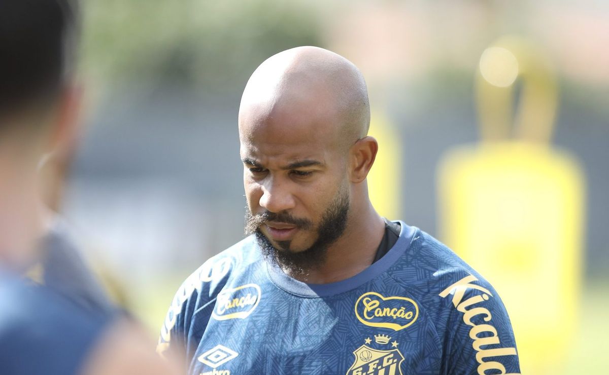 Santos terá uma economia de R$ 3.900.000 com a saída de Patrick; entenda situação