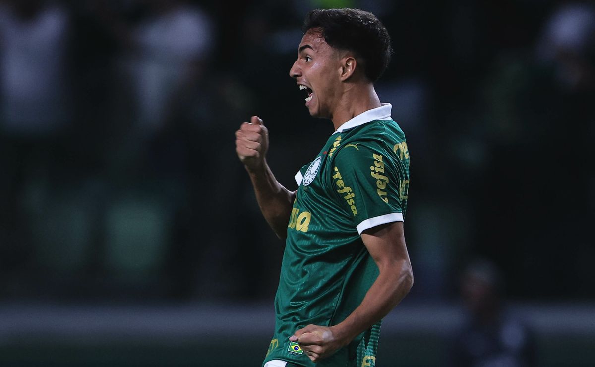 Torcida do Manchester City se empolga com estreia de Vitor Reis: “Alto nível”