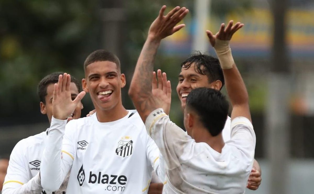 André Klaus e outra joias do Santos chegam ao limite da base: confira as movimentações!