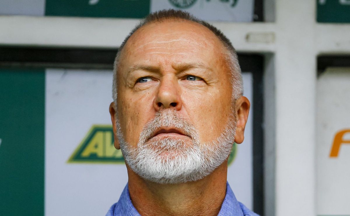 Mano Menezes justifica entrada de Serna e não utilização de Keno em empate do Fluminense contra o Flamengo