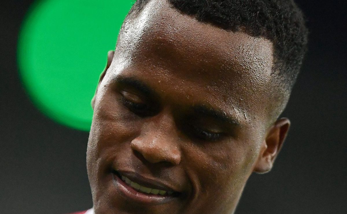 Jhon Arias critica calendário após sequência de clássicos do Fluminense no Campeonato Carioca