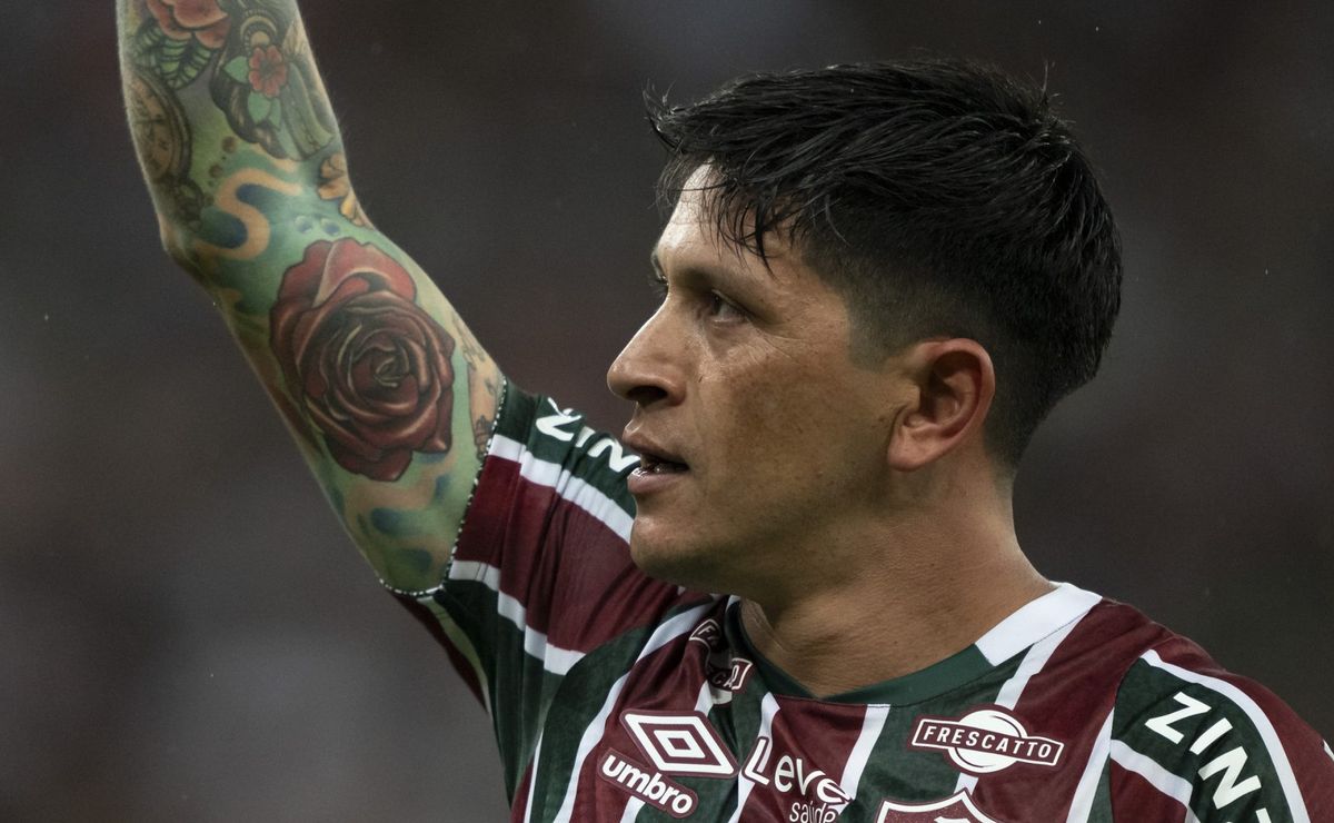 Cano projeta sobre lesões e promete contribuir com gols nessa temporada: ‘Vou dar alegria para torcida’