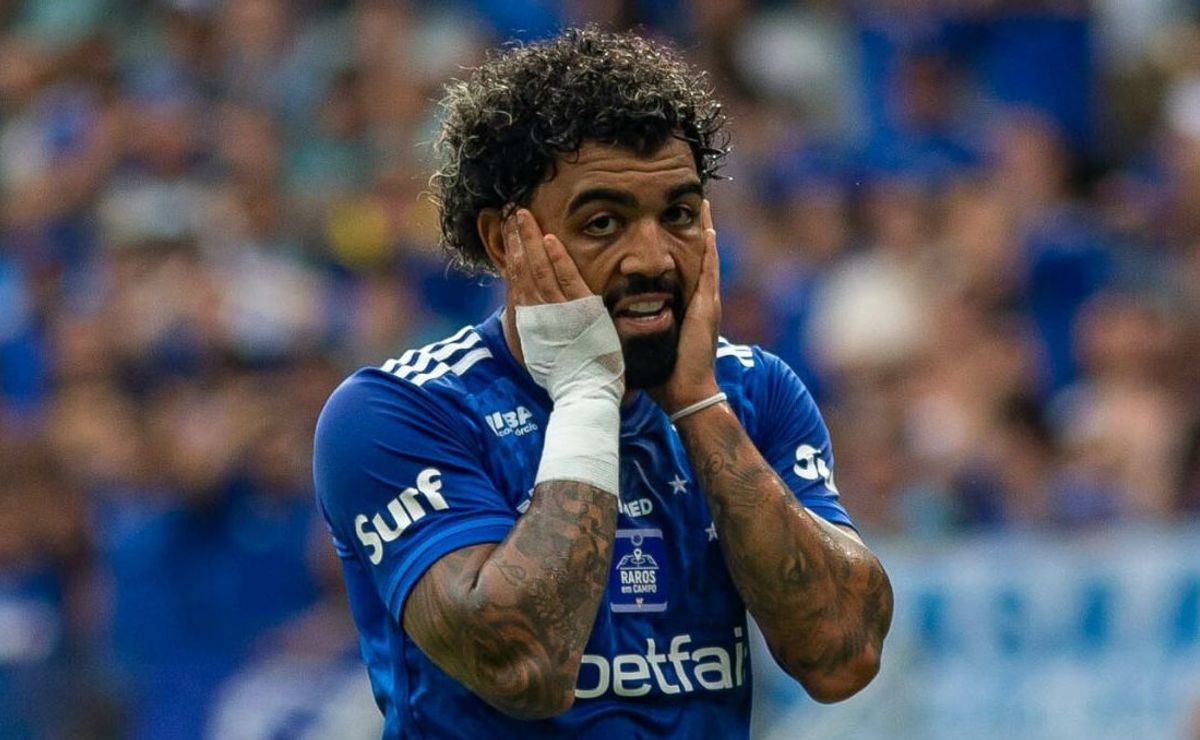 Gabigol, ex-Flamengo, causa no Cruzeiro com expulsão em clássico, punição vira assunto nas redes sociais