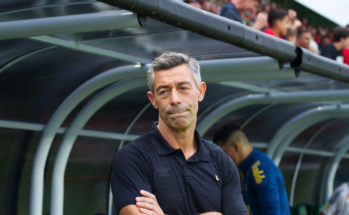 Pedro Caixinha se alegra com melhora na defesa, mas Santos segue fora do mata-mata