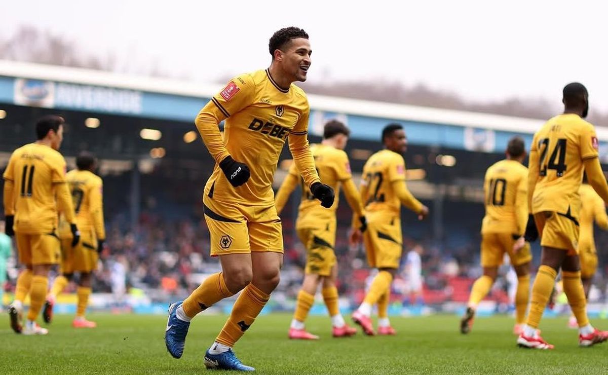 João Gomes, ex-Flamengo marca e garante Wolverhampton nas oitavas da Copa da Inglaterra