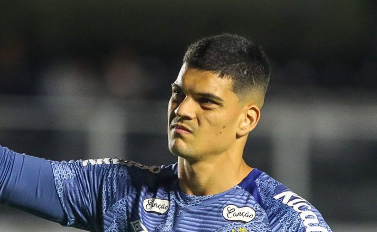 Gabriel Brazão manda forte recado para elenco do Santos sobre o Corinthians