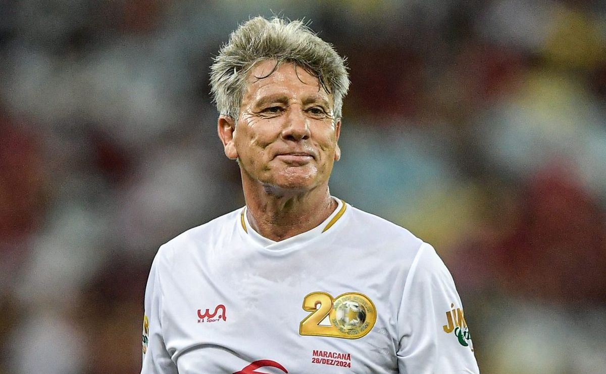 Renato Gaúcho é aprovado para assinar com rival do Palmeiras no Brasil