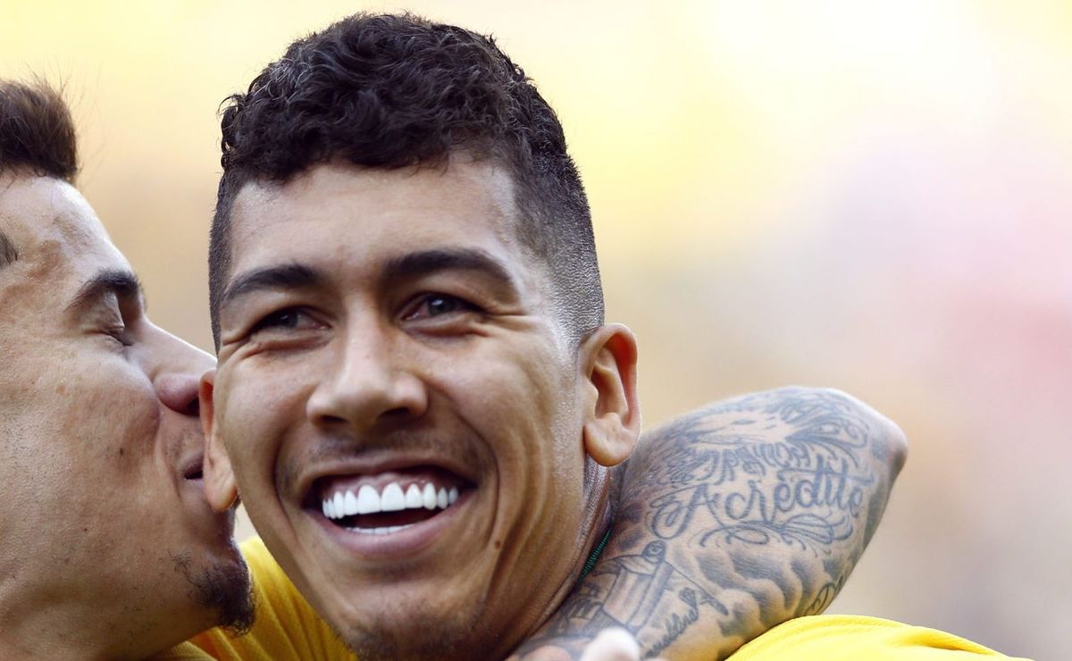 Palmeiras tem a concorrência do Flamengo por Firmino e Boto marca reunião com o atacante