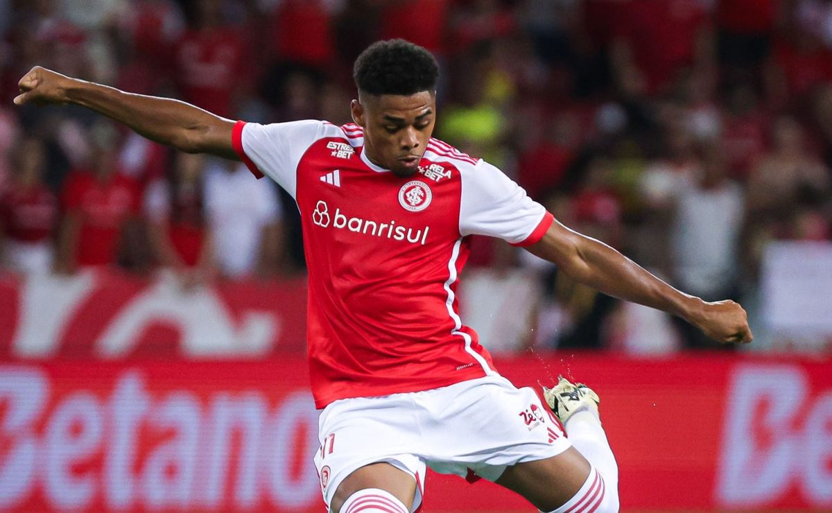 Internacional toma decisão sobre novo zagueiro após grandes atuações de Victor Gabriel