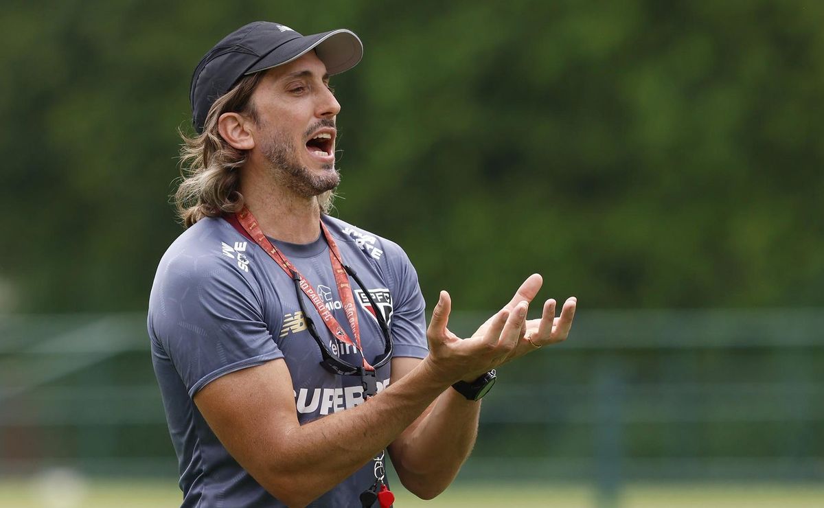 Zubeldía não para com reformulação e saída do São Paulo é avaliada por Patryck