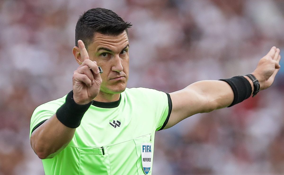 Rafael Klein relata sinalizador da torcida do Inter na súmula e possível punição é esclarecida