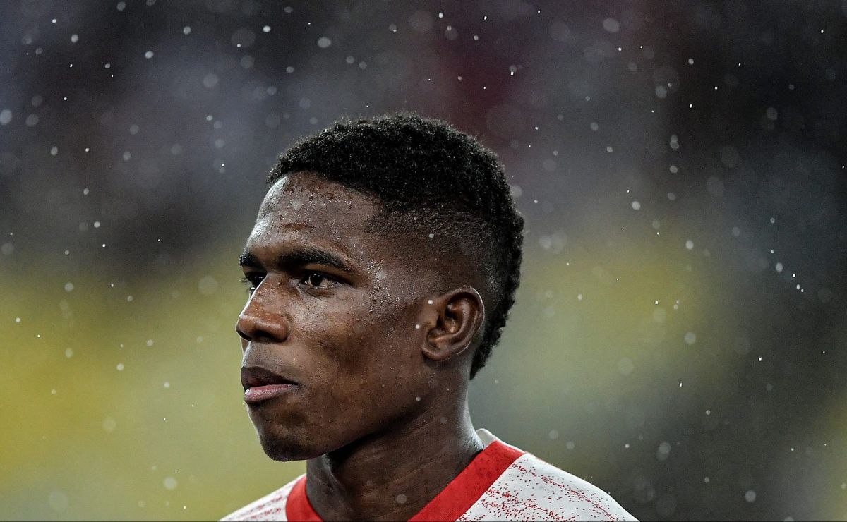 Henry Mosquera, do Bragantino, pede para ser negociado junto ao Botafogo