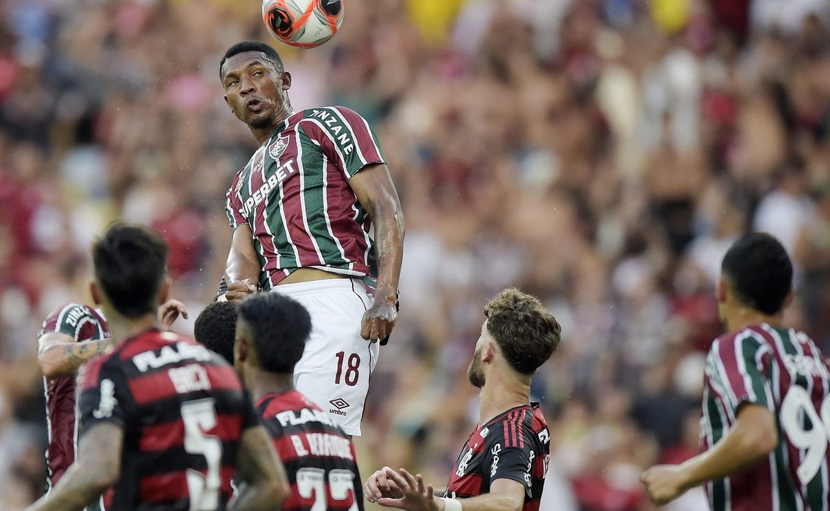 Jornalista destaca desempenho impecável do Fluminense na partida contra o Flamengo: ‘Gerou superioridade’