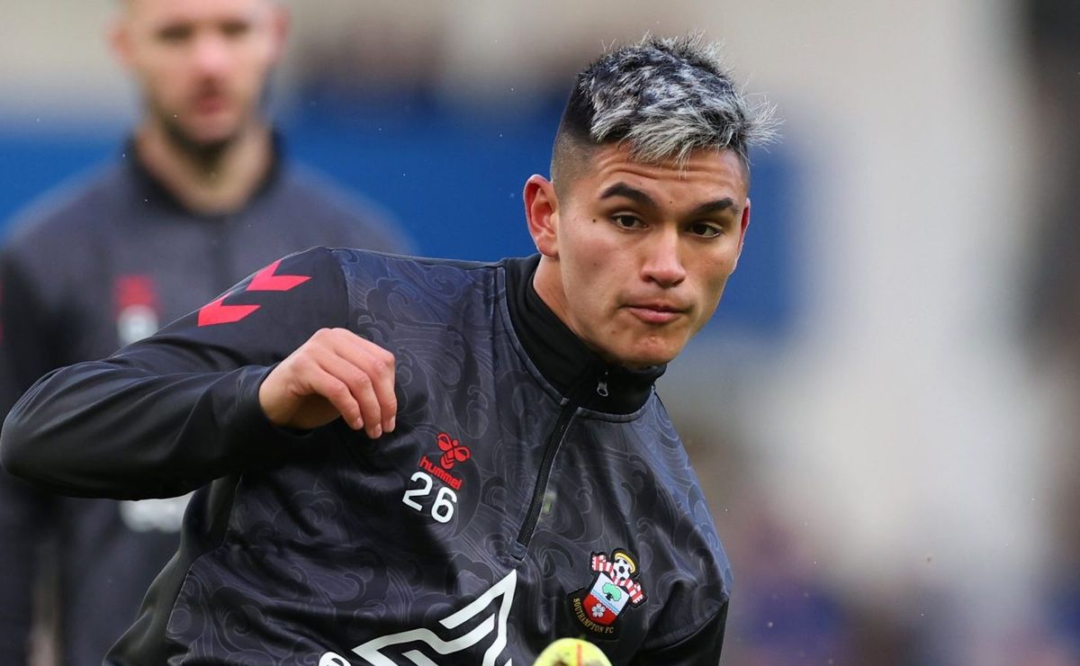 Após Alcaraz, Filipe Luís dá aval para saída de Cleiton e Remo pode ser destino