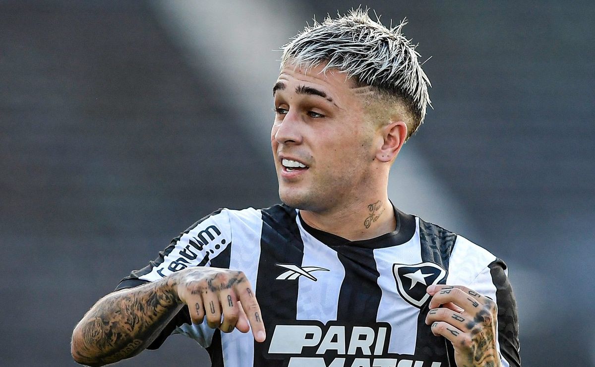Emprestado pelo Botafogo, Diego Hernández marca seu primeiro gol no futebol chileno