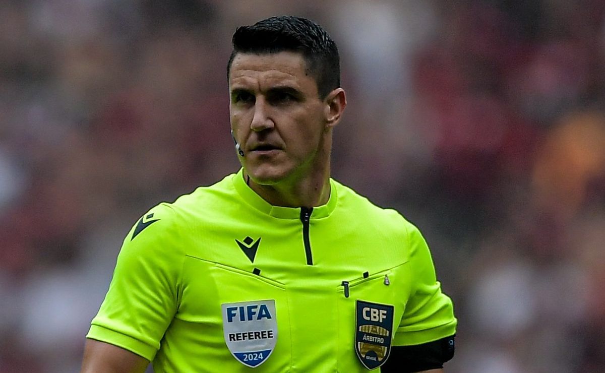 Rafael Klein expõe súmula do Gre-Nal 444 e expulsão é explicada: “Ofensiva, grosseira”