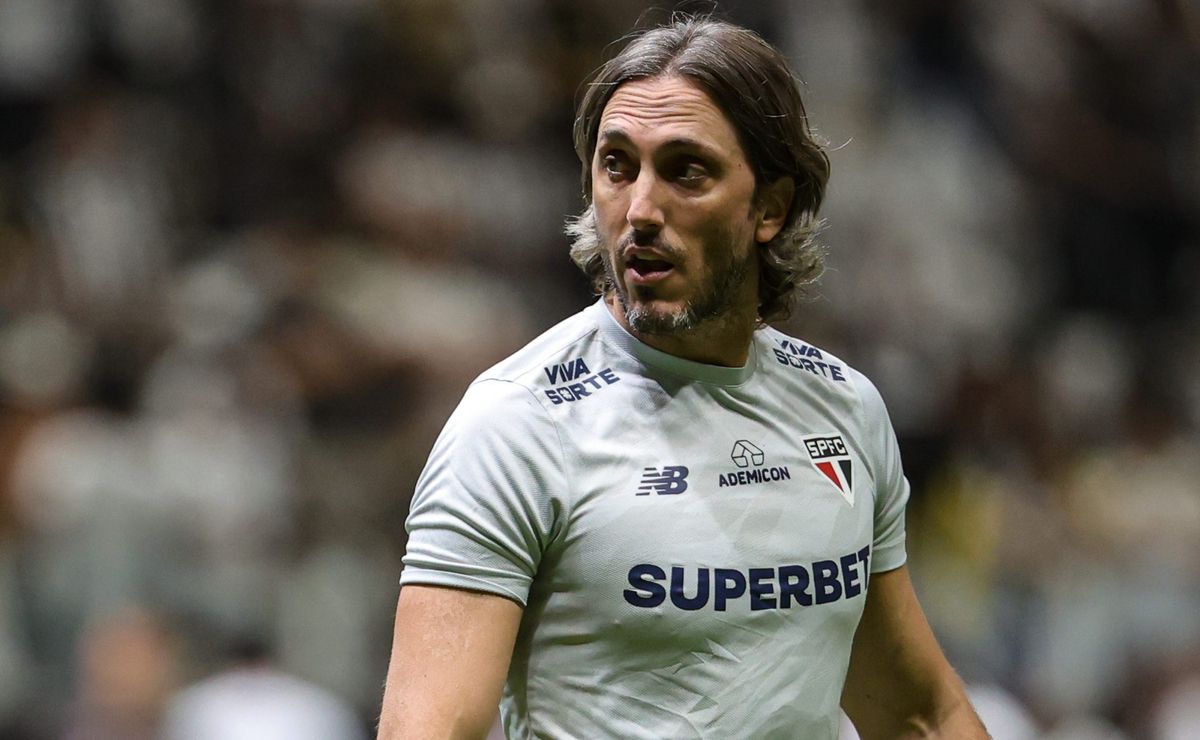 Situação de Zubeldía fica critica com a torcida do São Paulo após empate com Inter de Limeira