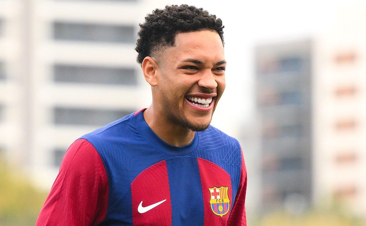 Vitor Roque acertado como reforço do Palmeiras por R$ 143 milhões tem proposta sinalizada ao Barcelona-ESP