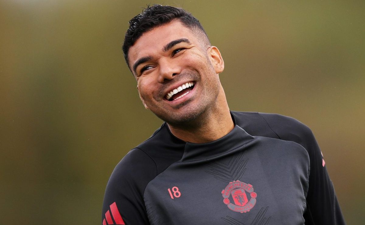 Casemiro vai jogar em gigante da Série A por empréstimo em 2025, revela jornal da Inglaterra